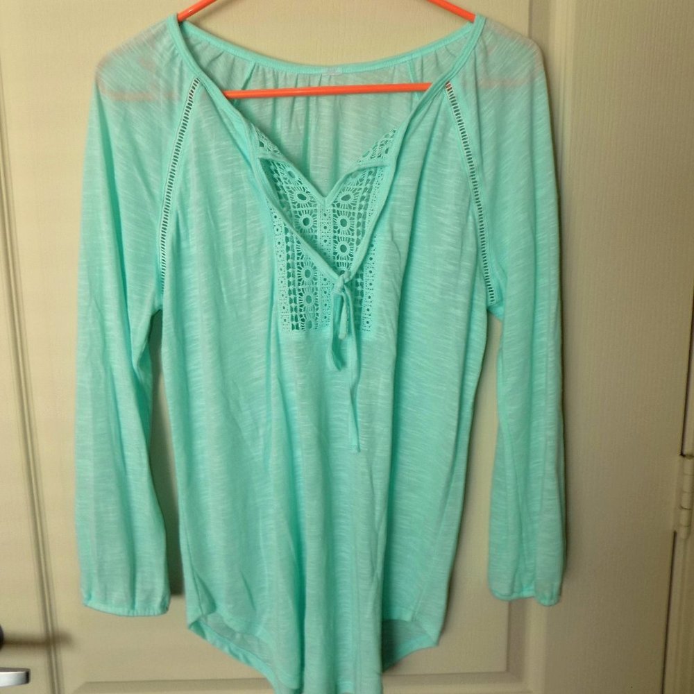 Women's Long-Sleeve Casual Shirt. Light & Airy.